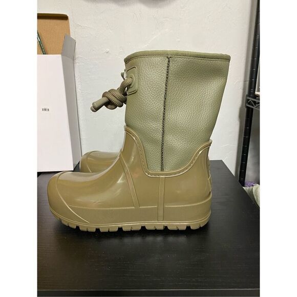 Raincloud Lace olive color size 9 womens shoes